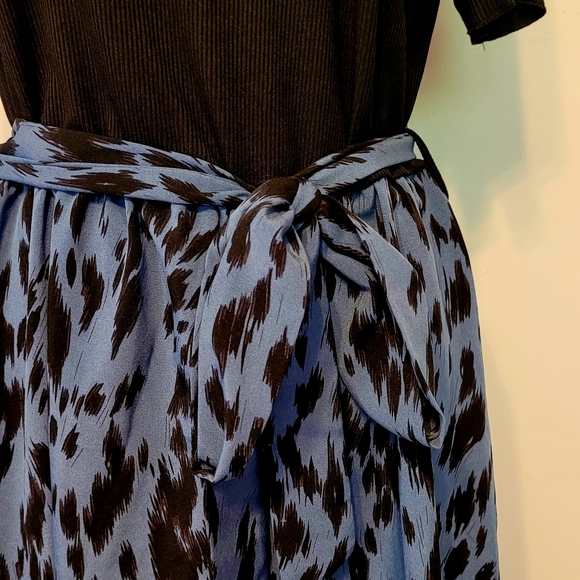 ADORABLE!! BELTED A-LINE DRESS!! - Picture 5 of 7